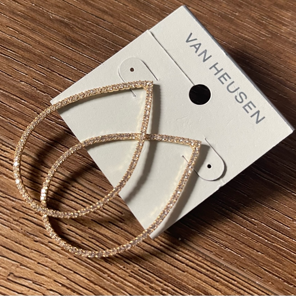 Van Heusen-Nwt Gold Tone Cz Tear Drop Earrimgs 16$